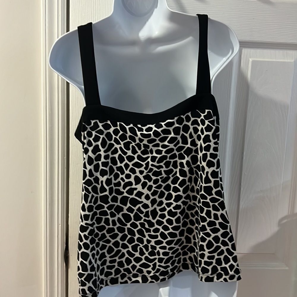 Tahari top size L‎ - Picture 3 of 6